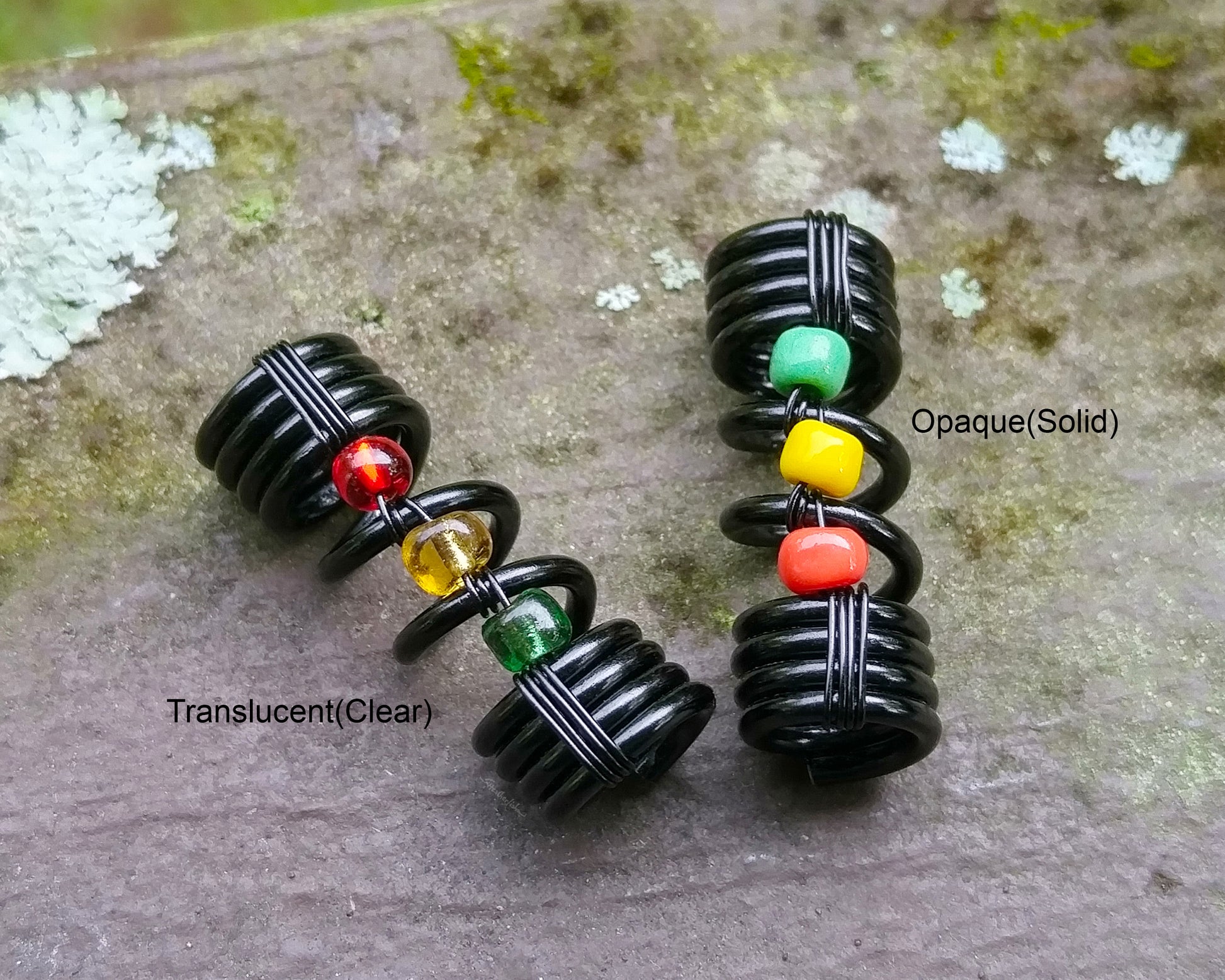A top view of One Rasta Dread Bead with options in Glass Bead Type.