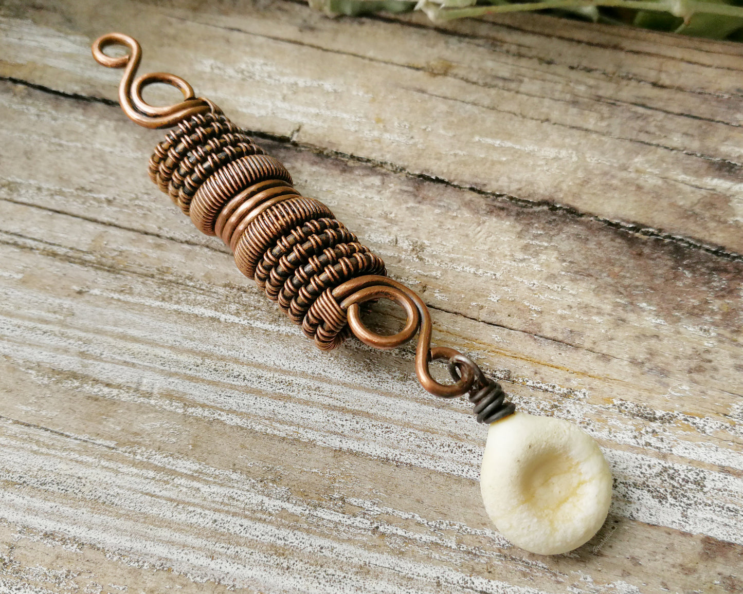 Ivory Sands Glass Dread Bead